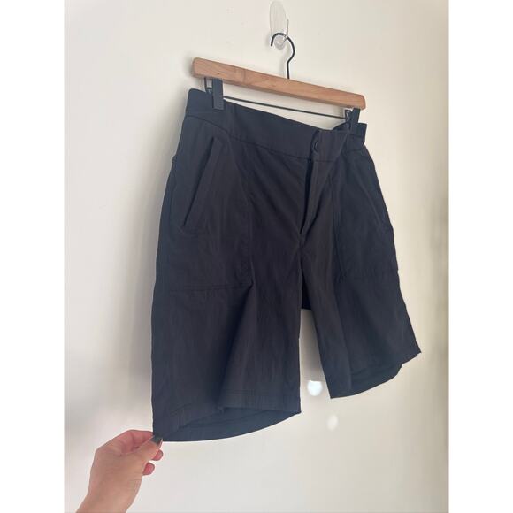 Athleta Trekkie Active Shorts in Black, Size 12 - Picture 2 of 8